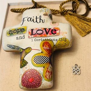 Retired James Avery XOXO charm